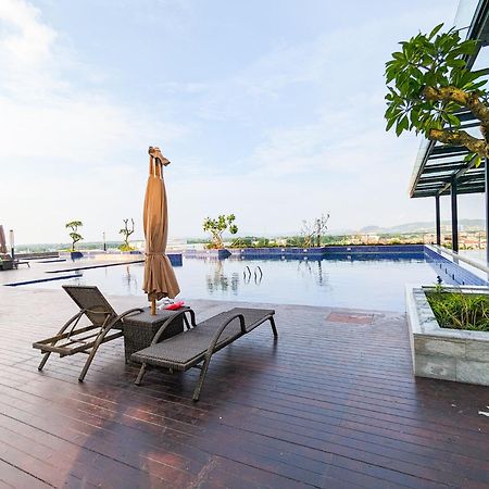 Lovina 1615 At Pollux Meisterstadt Batam Екстер'єр фото